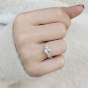 Vintage Özel Tasarım Beyaz Topaz & Pırlanta Yüzük