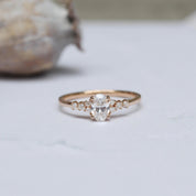 Vintage Özel Tasarım  Beyaz Topaz & Pırlanta Yüzük