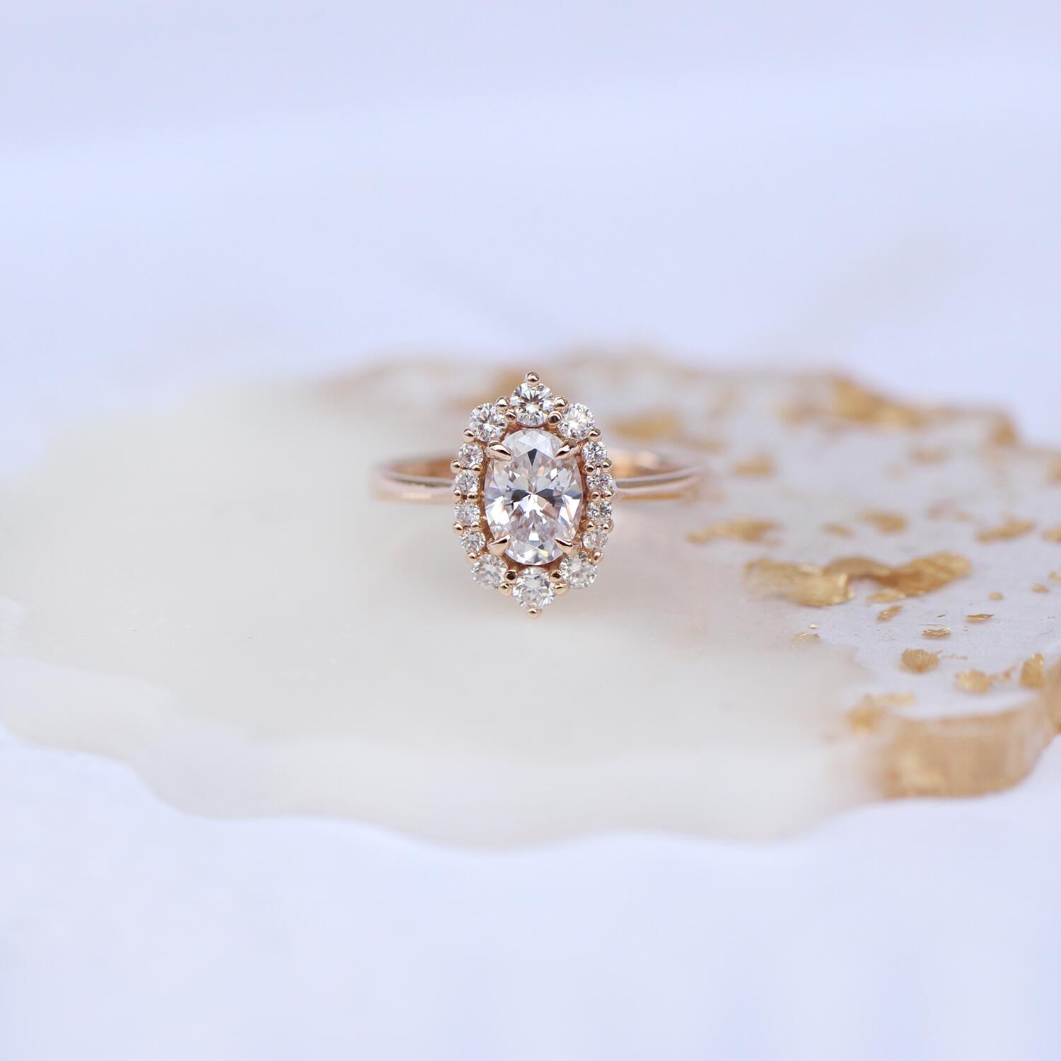 Vintage Özel Tasarım Beyaz Topaz & Pırlanta Yüzük