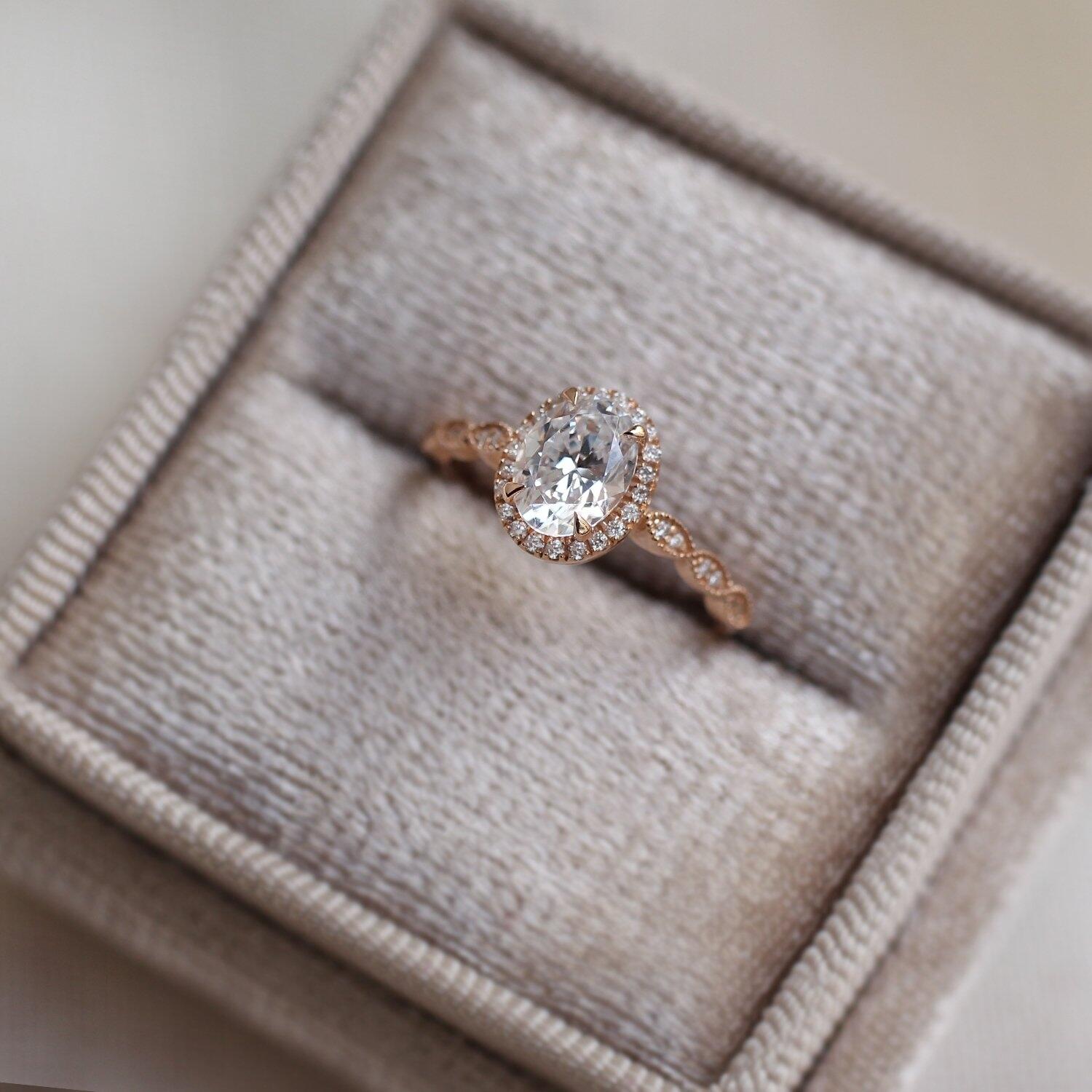 Vintage Tasarım Beyaz Topaz & Pırlanta Yüzük