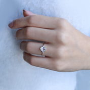 Vintage Tasarım Beyaz Topaz & Pırlanta Yüzük