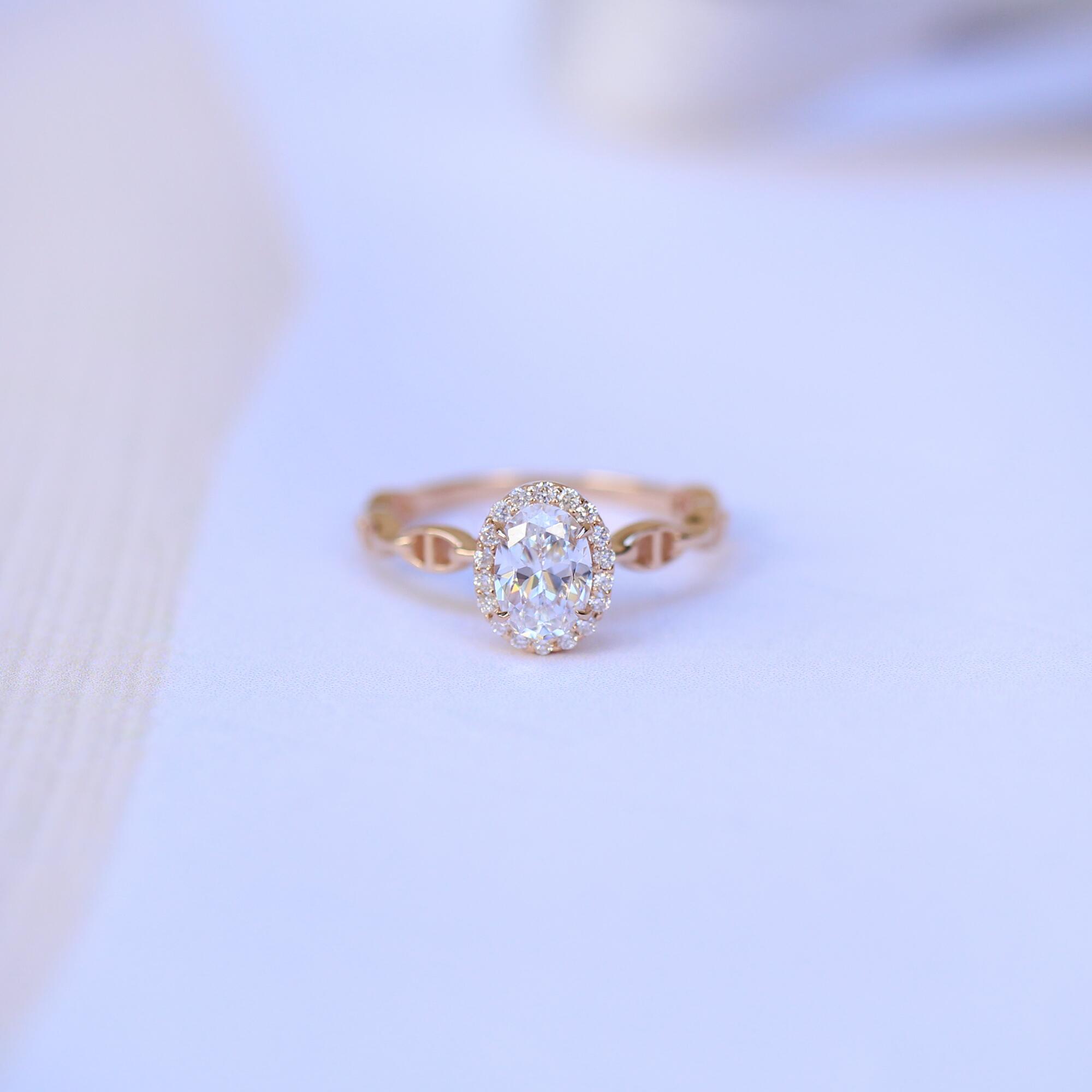 Vintage Tasarım Beyaz Topaz & Pırlanta Yüzük