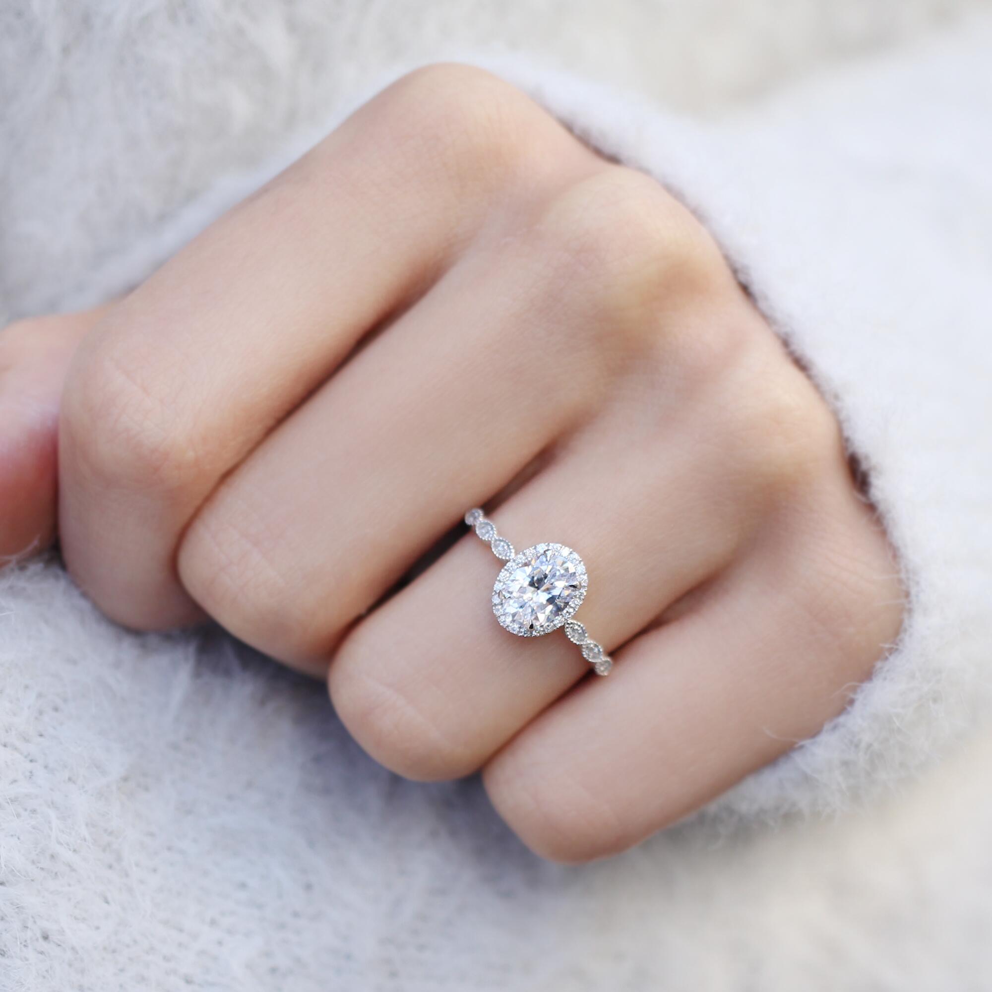 Vintage Tasarım Beyaz Topaz & Pırlanta Yüzük