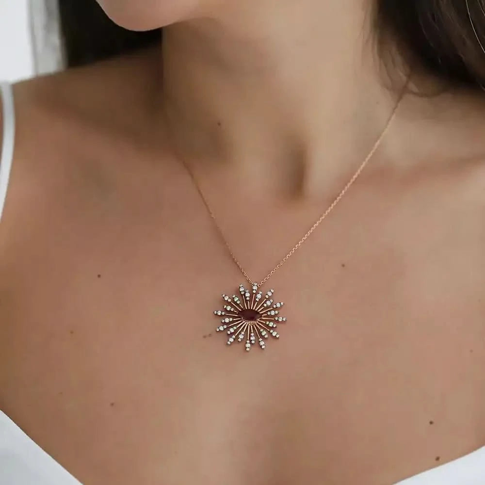 Zena Yakut ve Pırlanta Taşlı Rose Altın Kolye